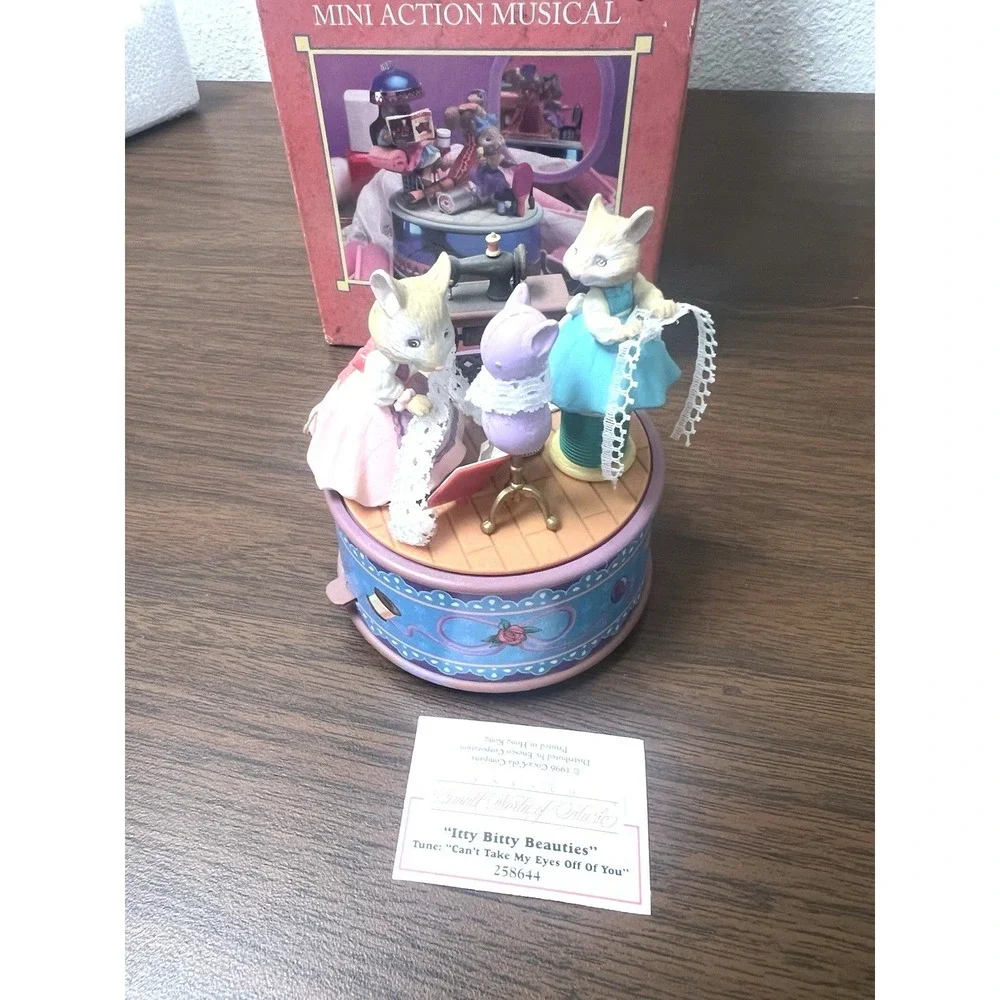 Enesco Mini Action Musical Itty Bitty Beauty Plays Can't Keep My Eyes Off Of You